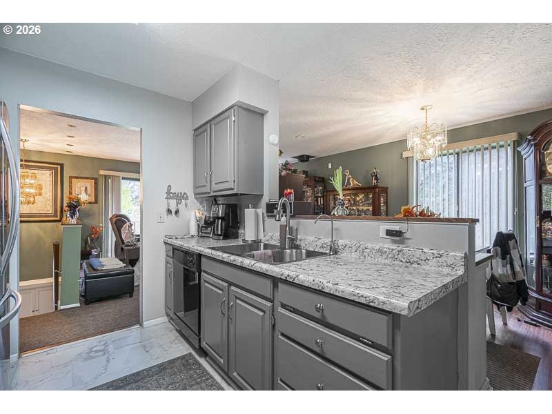 1962 Bunker Hill Road South Salem, OR 97306 - Photo 4 of 32