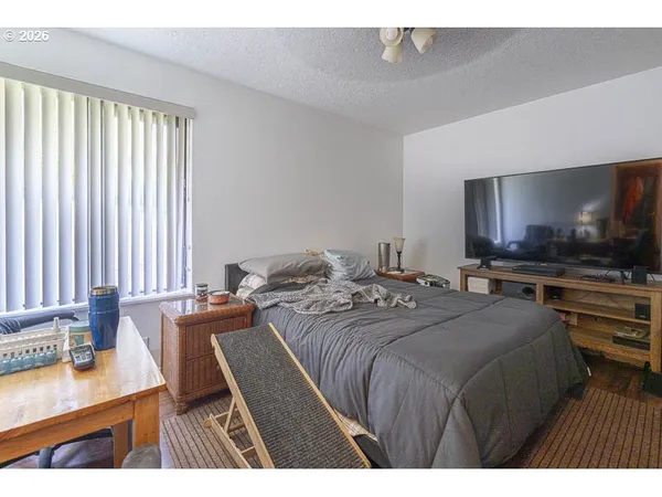 $619,000 | 1962 Bunker Hill Road South, Salem, OR 97306