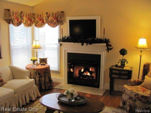 460 Farmridge Court Rochester, MI 48307 - Photo 8 of 25 IMG_1323