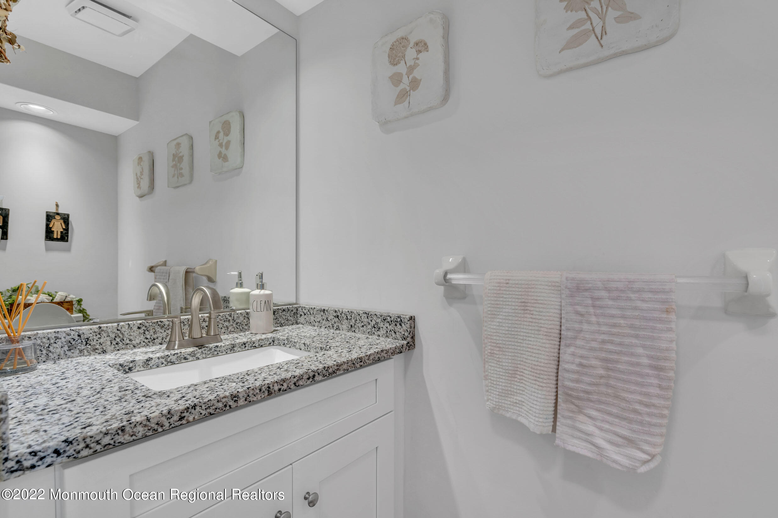 7 Brookwood Road Mount Laurel, NJ 08054 - Photo 34 of 52 5 (25)