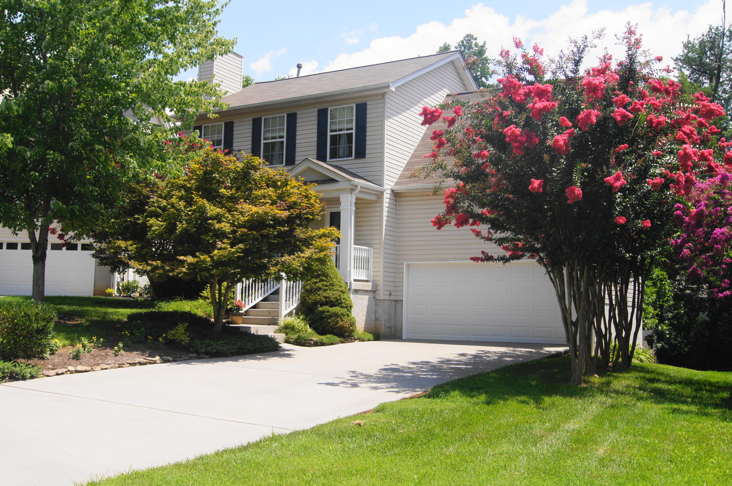 712 Station View Road Knoxville, TN 37919 - Photo 2 of 27 Front of House 2