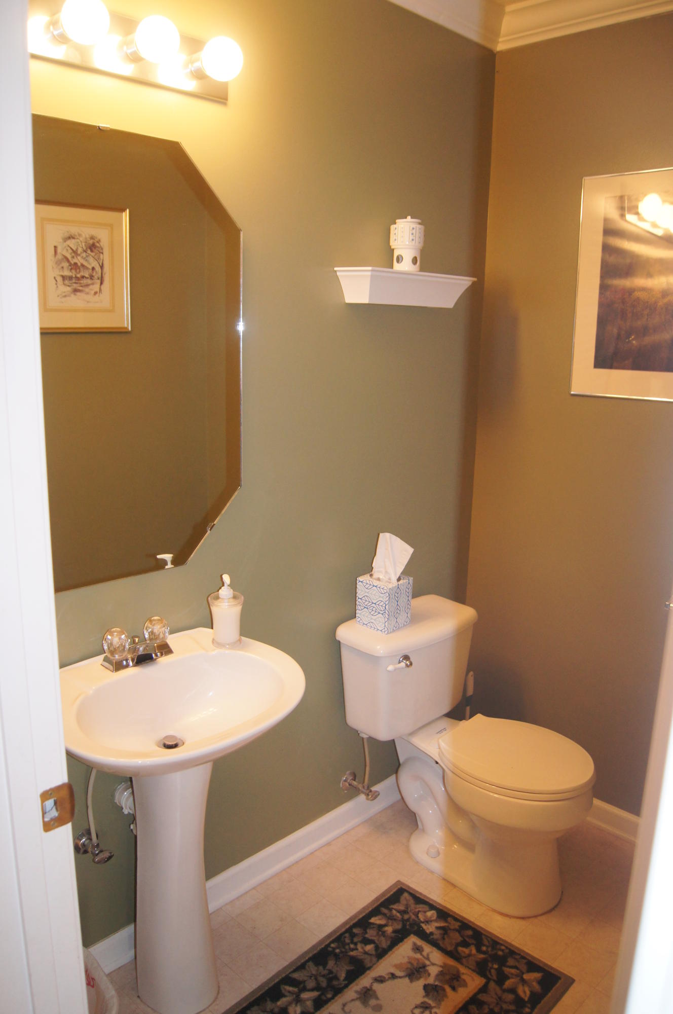 712 Station View Road Knoxville, TN 37919 - Photo 14 of 27 Half Bath
