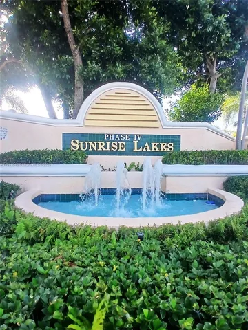 a view of a back yard of the house