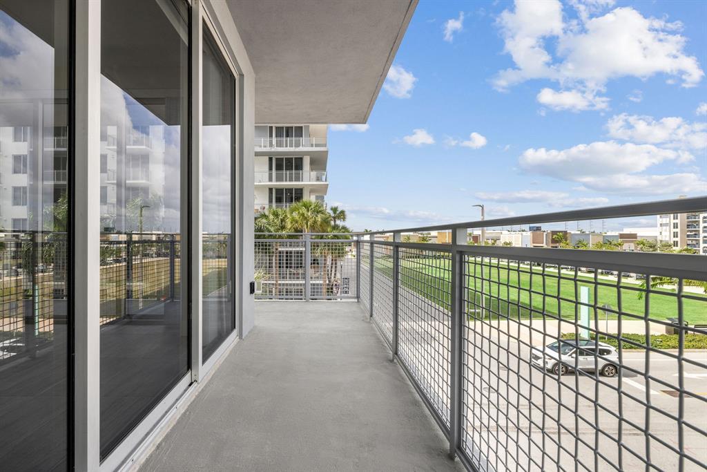 120 North Compass Way, Unit 338 Dania Beach, FL 33004 - Photo 10 of 40