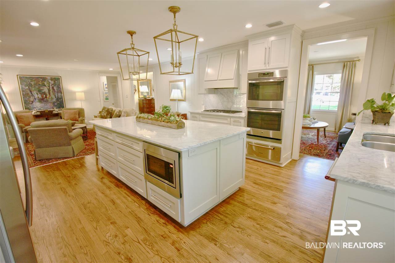 54 Ridgelawn Drive East Mobile, AL 36608 - Photo 7 of 32