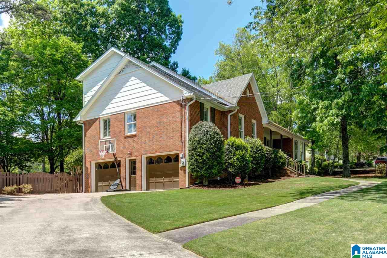 206 Woodward Road Trussville, AL 35173 - Photo 3 of 36