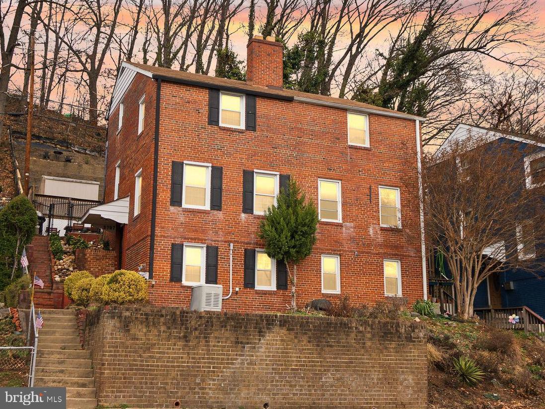 3707 South Kemper Road Arlington, VA 22206 - Photo 1 of 40