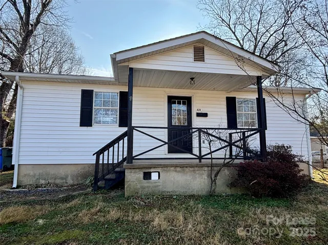 $1,400 | 828 Spruce Street, Mooresville, NC 28115