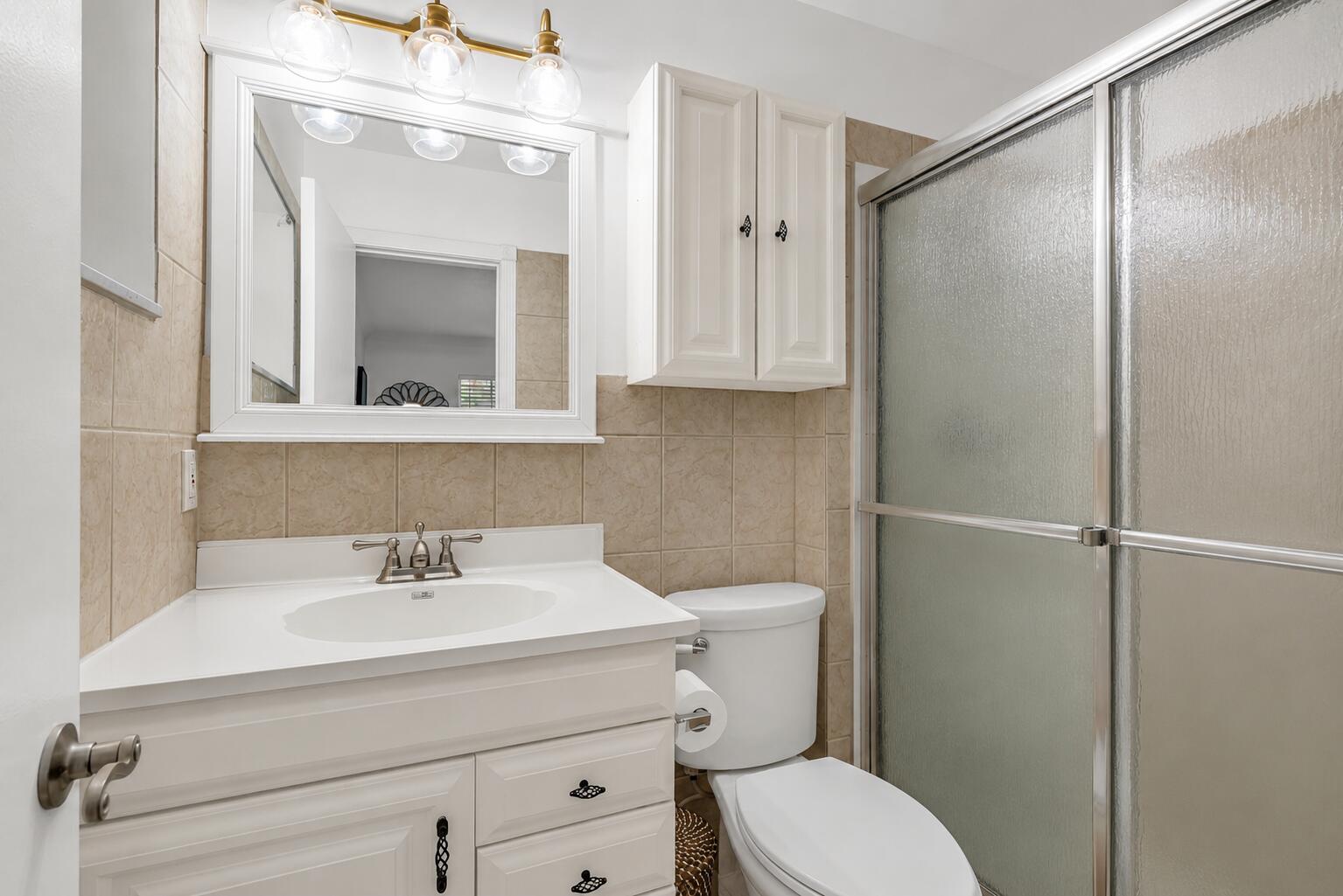 2010 Northeast 32nd Street Lighthouse Point, FL 33064 - Photo 15 of 21 Bathroom