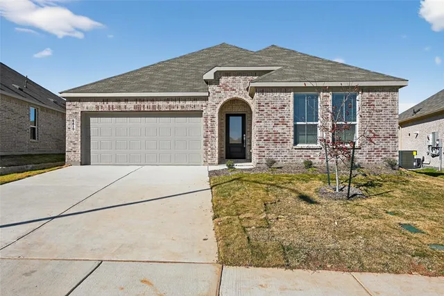 $2,470 | 9413 Suttonridge Drive, Fort Worth, TX 76179