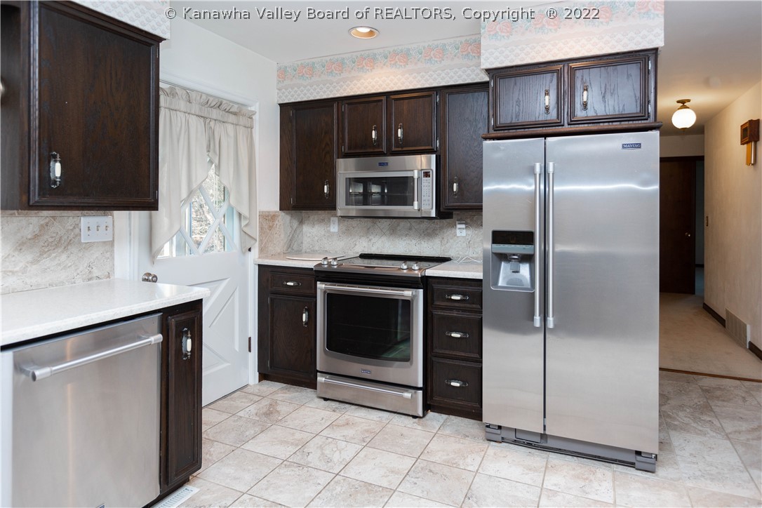 1423 Strawberry Road St. Albans, WV 25177 - Photo 13 of 43 Gallery Image 13