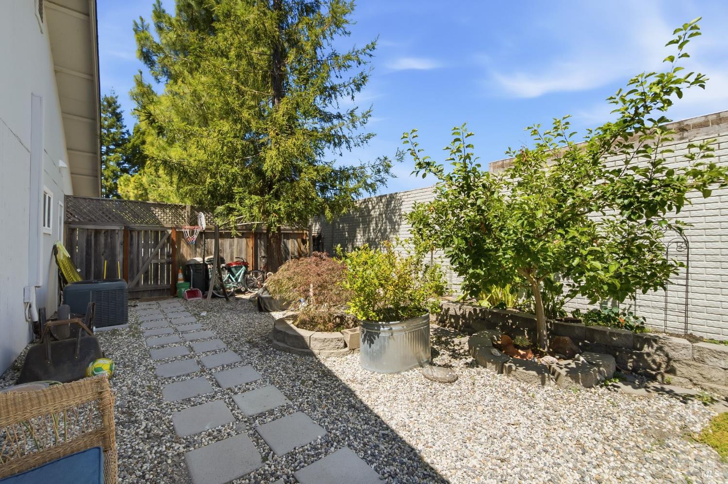 7078 Avenida Cala Rohnert Park, CA 94928 - Photo 28 of 46