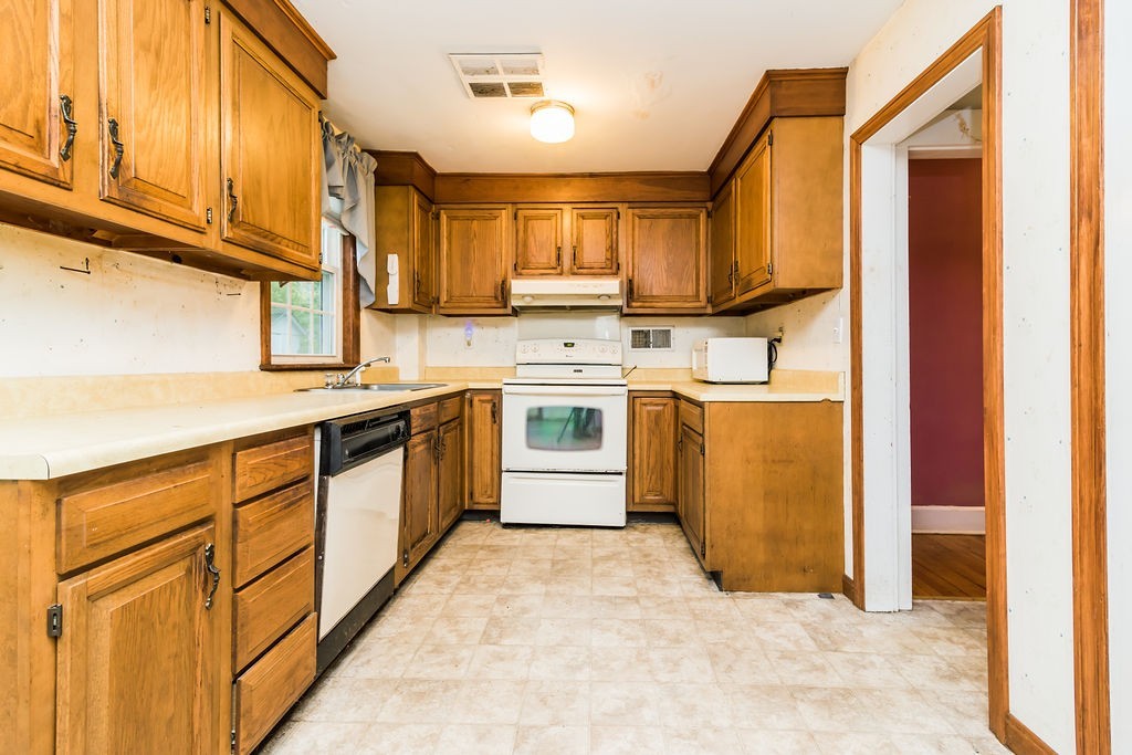 209 Main Street Townsend, MA 01469 - Photo 3 of 29 Gallery Image 3