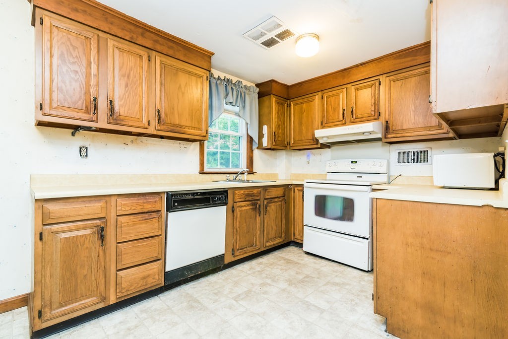 209 Main Street Townsend, MA 01469 - Photo 4 of 29 Gallery Image 4