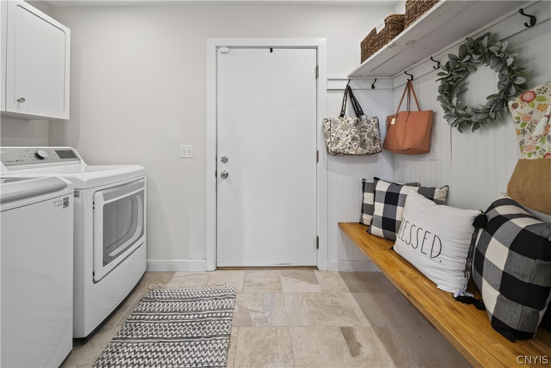 598 West Genesee Road Lysander, NY 13112 - Photo 22 of 48 Laundry/Mudroom