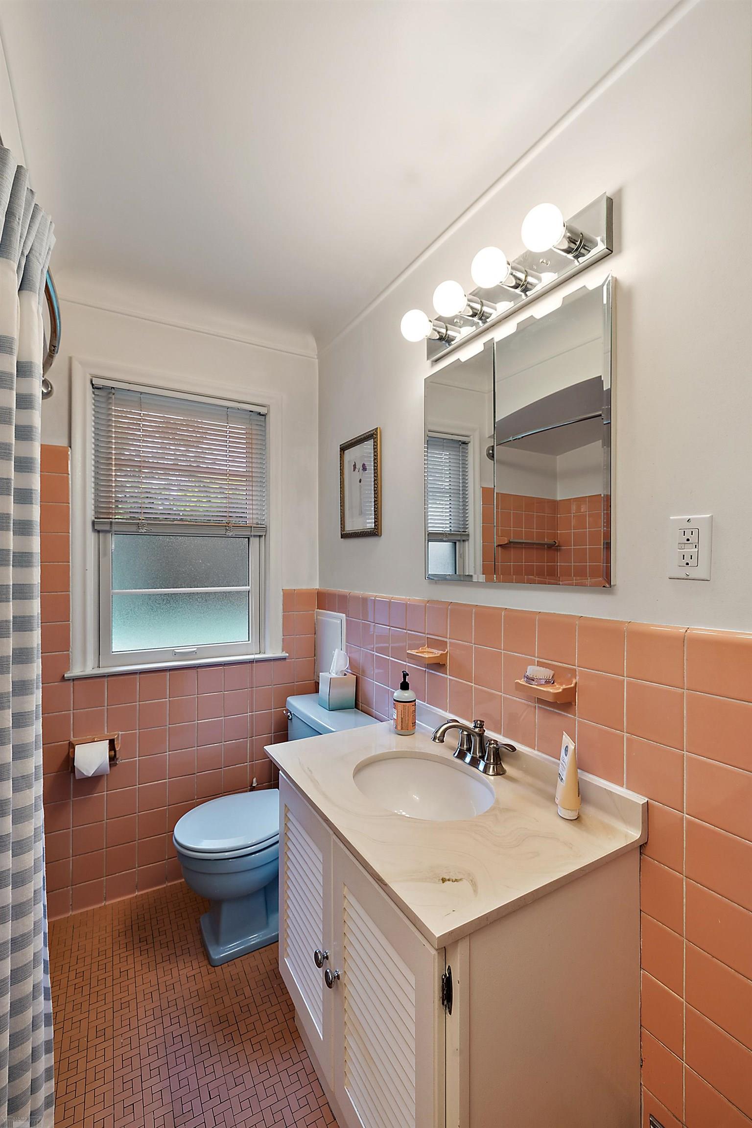 1437 Torrey Road Grosse Pointe Woods, MI 48236 - Photo 30 of 60