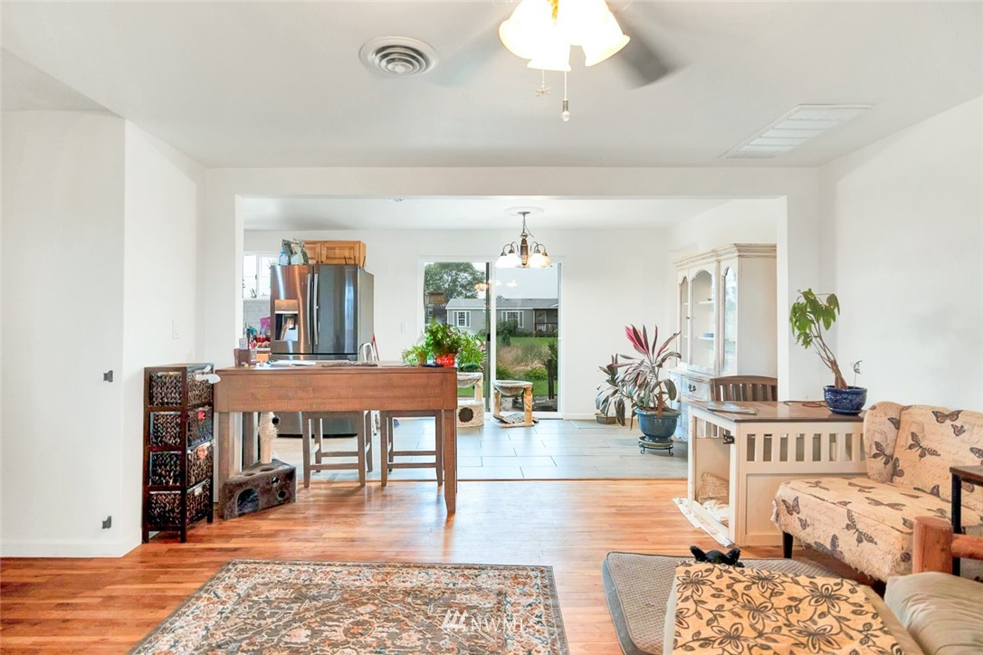 6453 Jonathan Road Northeast Moses Lake, WA 98837 - Photo 11 of 34 Gallery Image 11