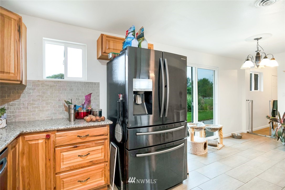6453 Jonathan Road Northeast Moses Lake, WA 98837 - Photo 7 of 34 Gallery Image 7