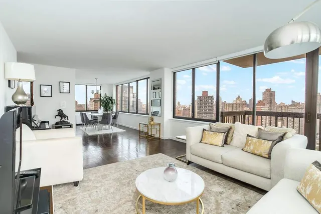 $2,995,000 | 422 East 72nd Street, Unit 33A | Lenox Hill
