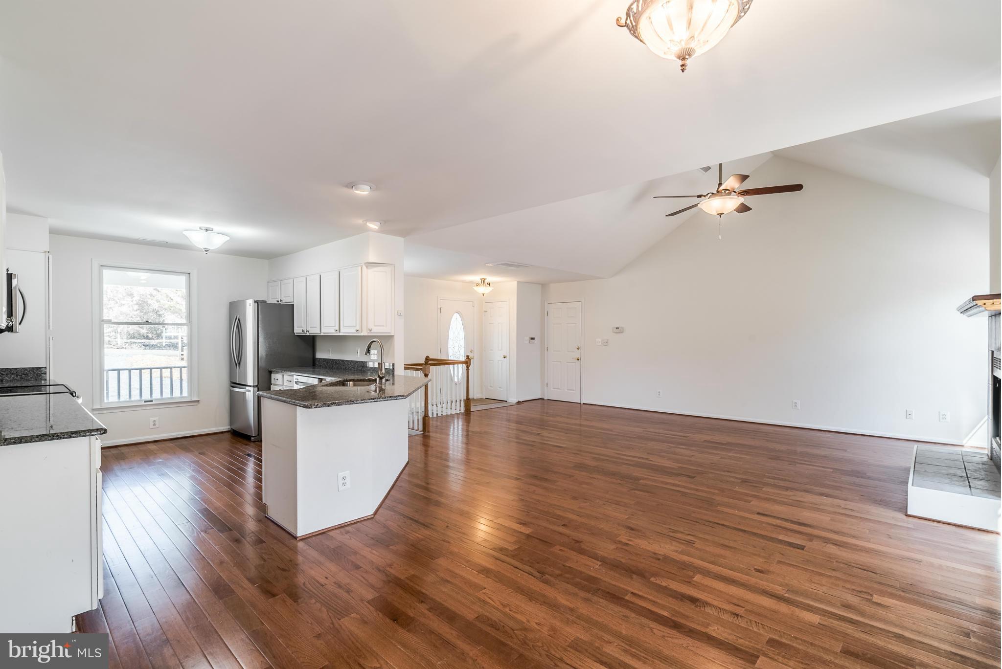 8575 Green Road Warrenton, VA 20187 - Photo 11 of 30 Family Room