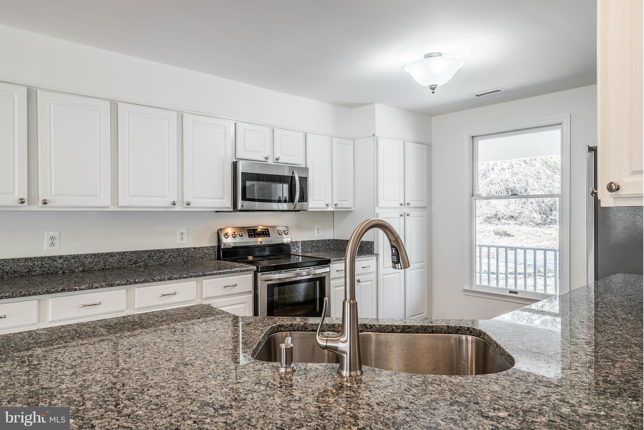 8575 Green Road Warrenton, VA 20187 - Photo 13 of 30 Kitchen