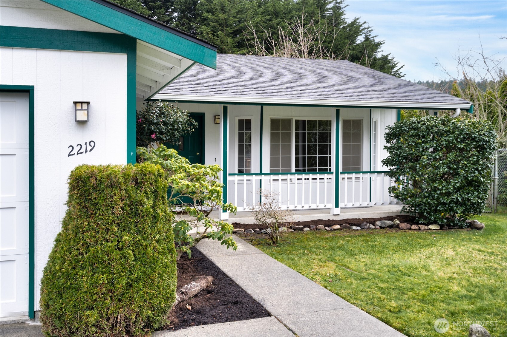 2219 13th Street Anacortes, WA 98221 - Photo 1 of 28