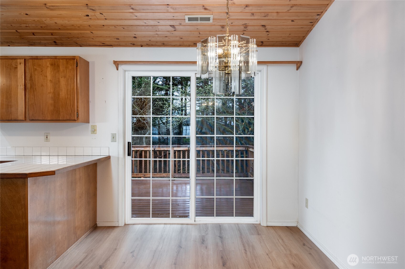 2219 13th Street Anacortes, WA 98221 - Photo 14 of 28