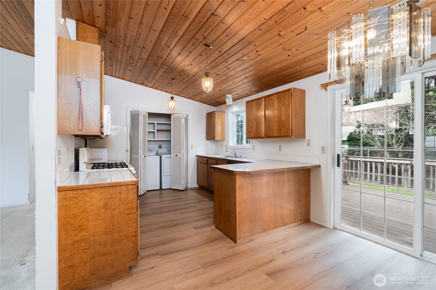 2219 13th Street Anacortes, WA 98221 - Photo 15 of 28