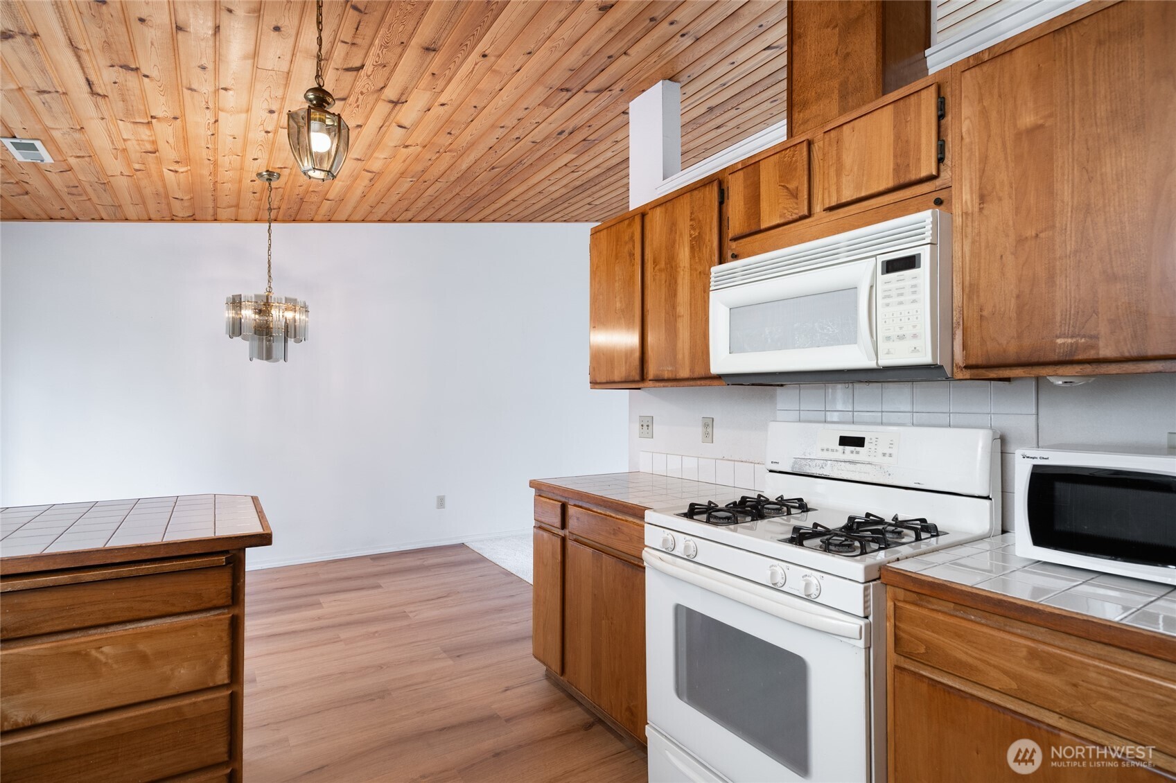 2219 13th Street Anacortes, WA 98221 - Photo 18 of 28
