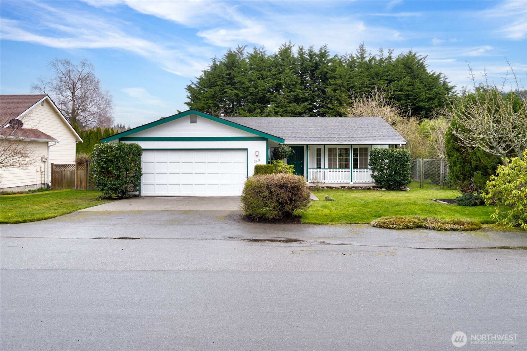 2219 13th Street Anacortes, WA 98221 - Photo 2 of 28