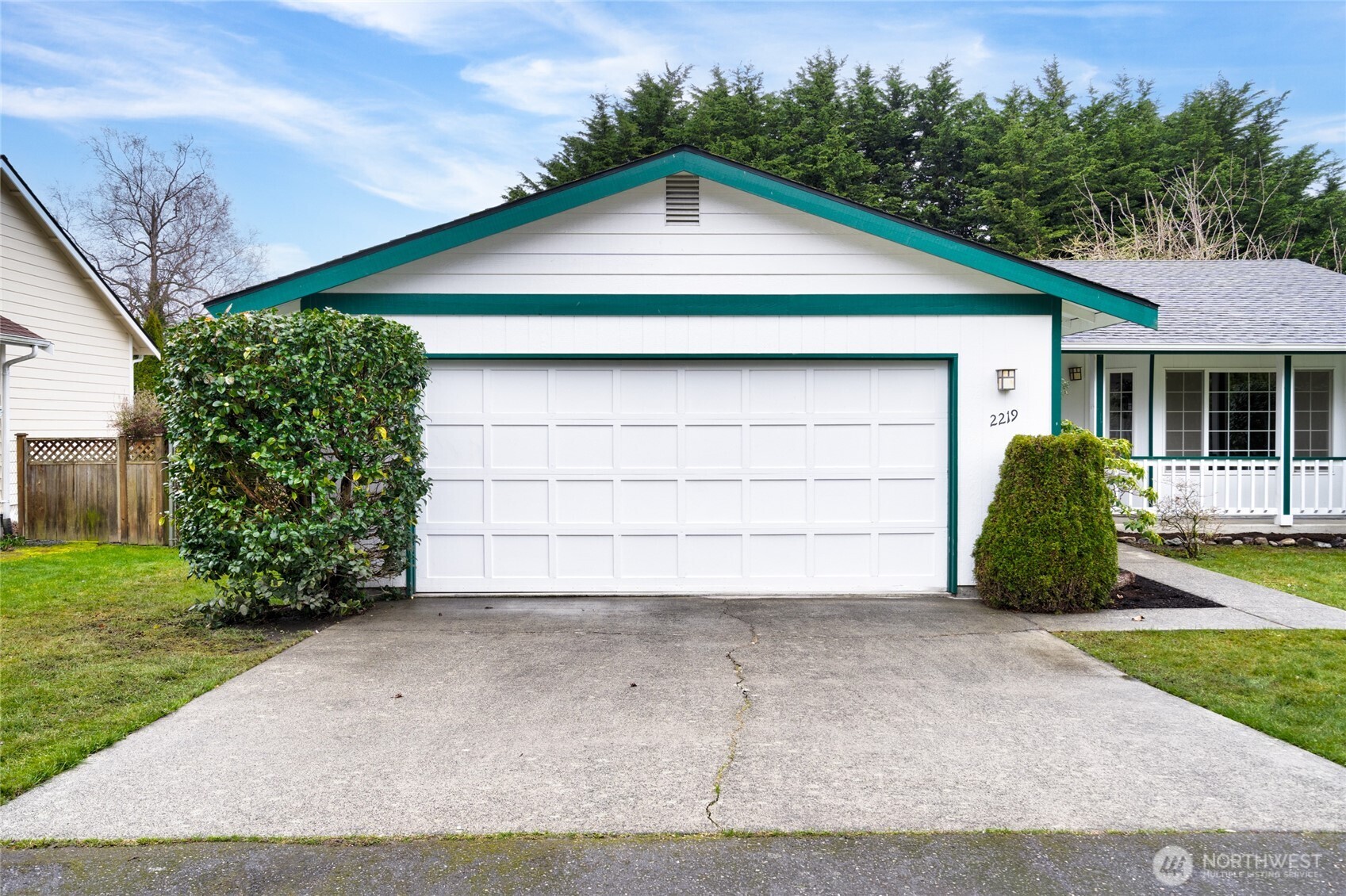 2219 13th Street Anacortes, WA 98221 - Photo 3 of 28