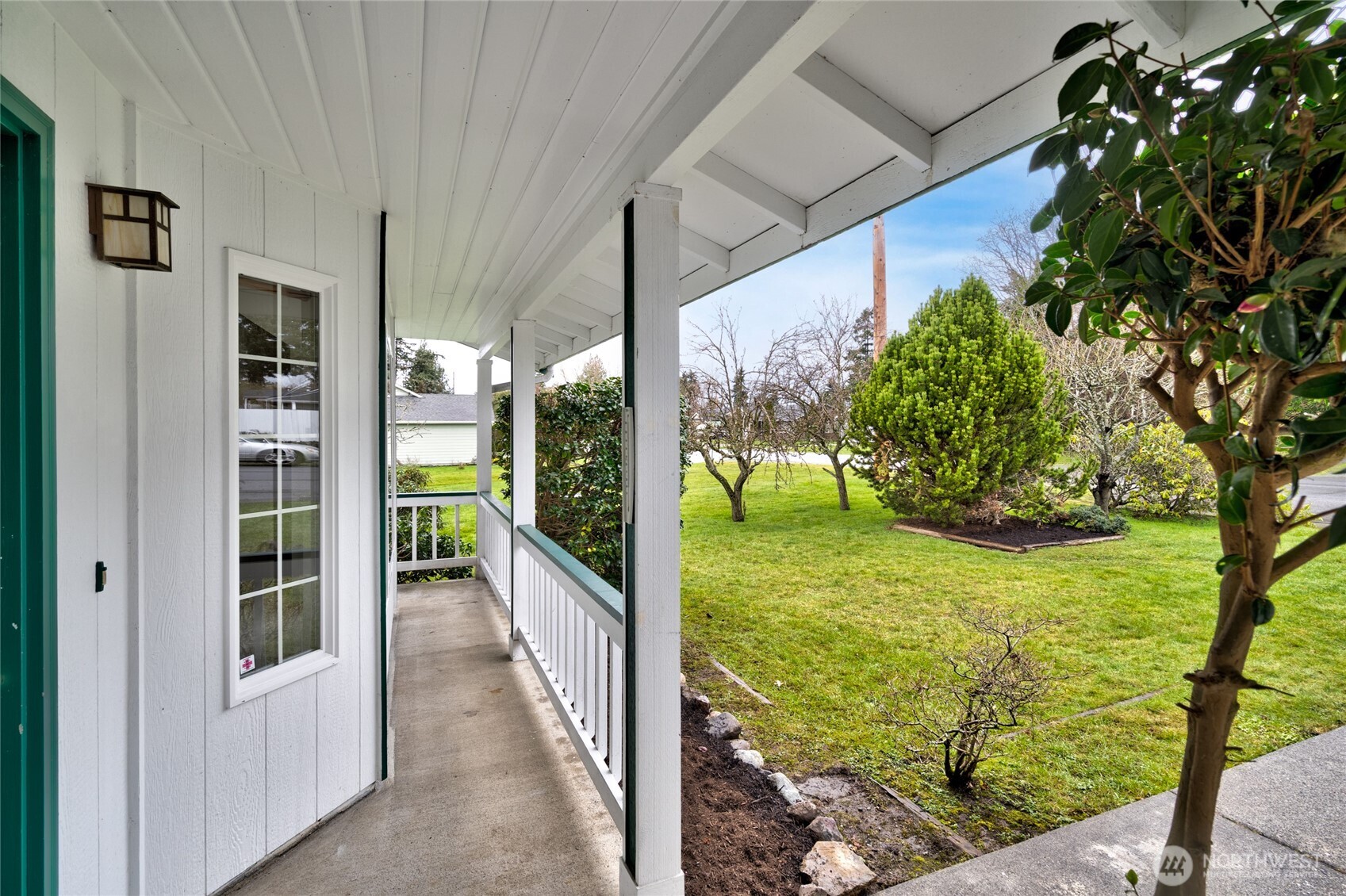 2219 13th Street Anacortes, WA 98221 - Photo 6 of 28