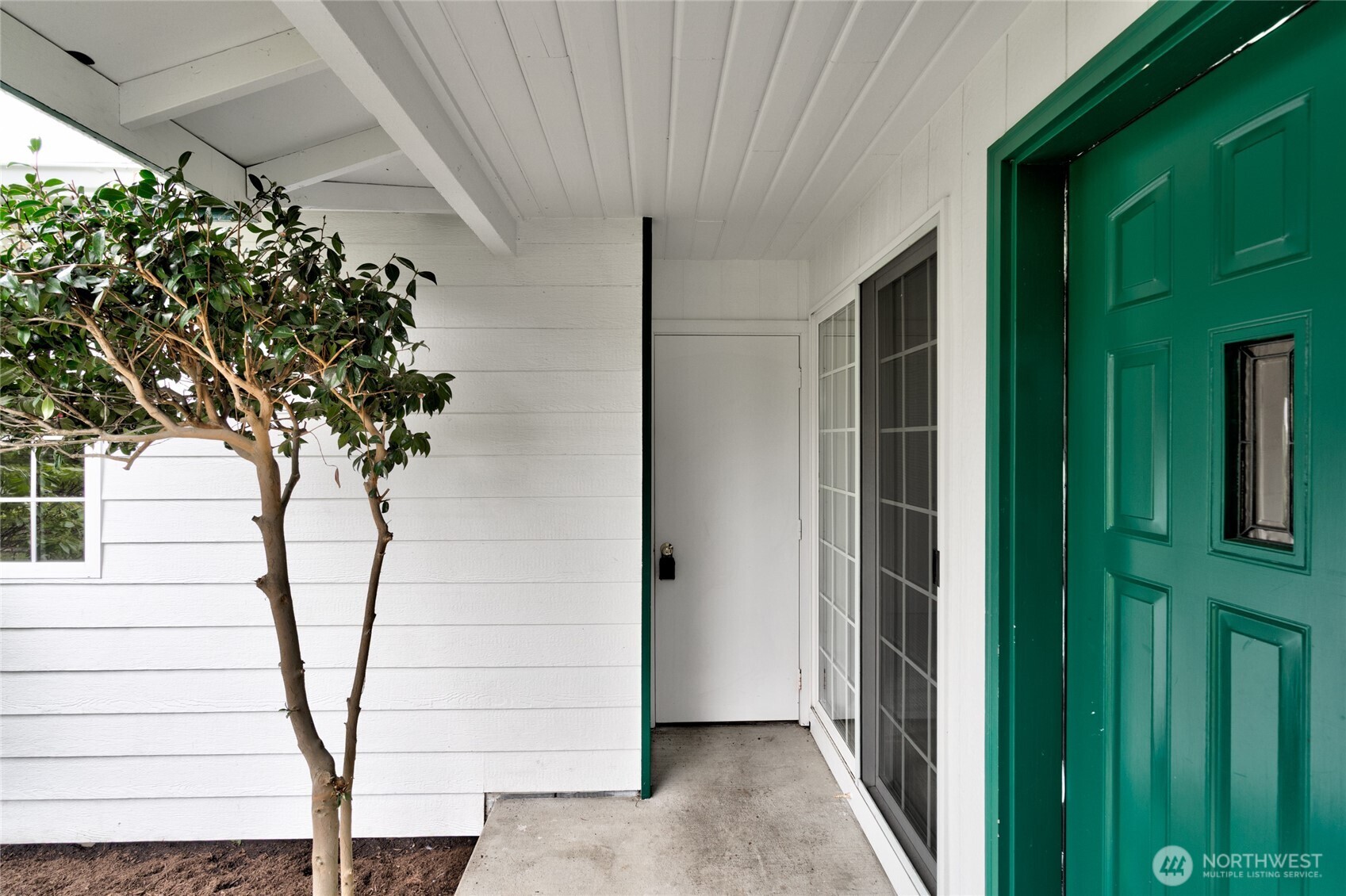 2219 13th Street Anacortes, WA 98221 - Photo 7 of 28