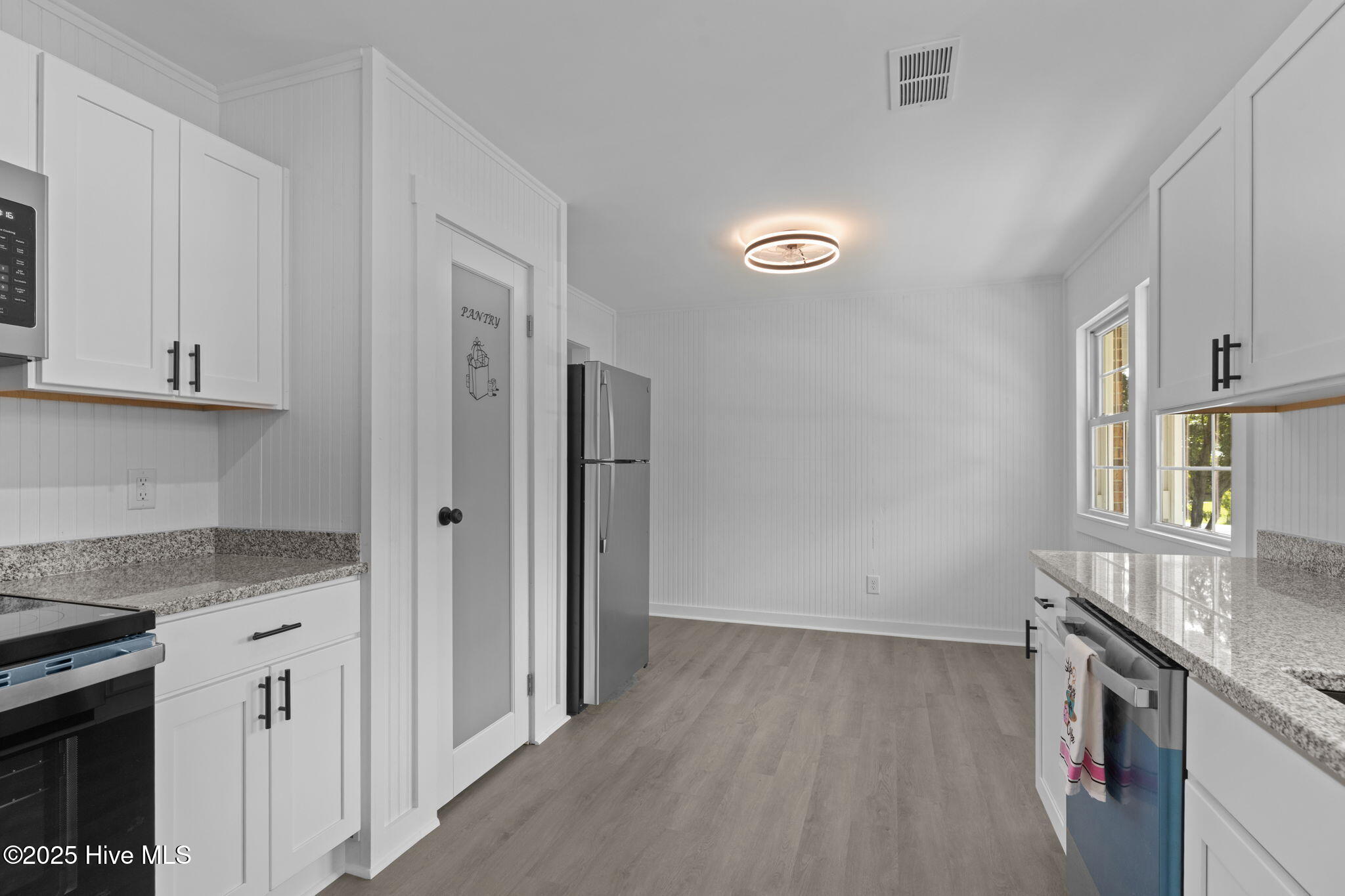 119 Riverside Drive Havelock, NC 28532 - Photo 10 of 41 Kitchen