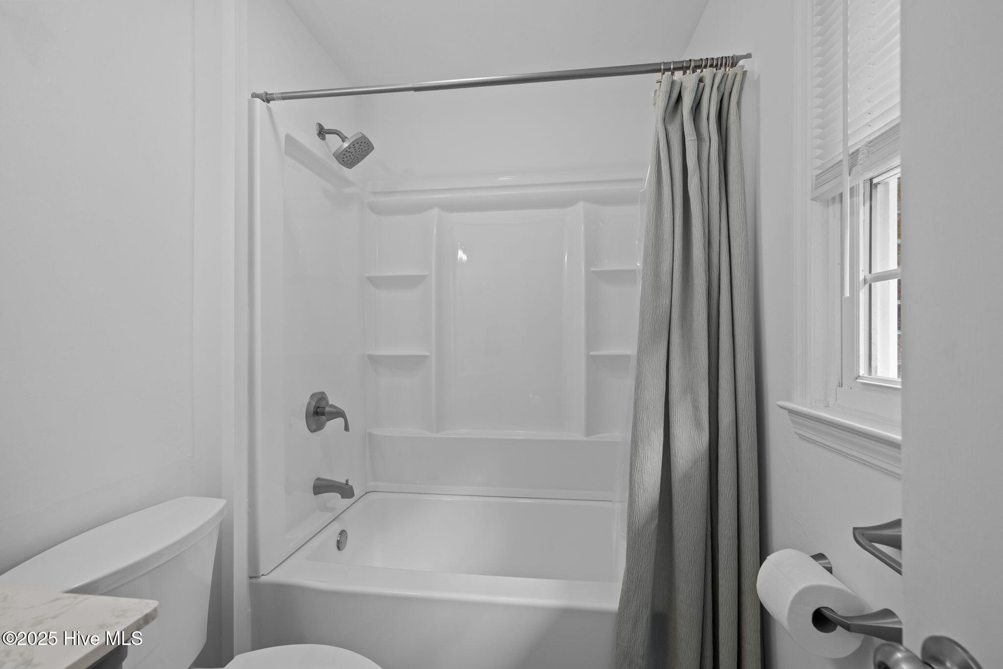 119 Riverside Drive Havelock, NC 28532 - Photo 17 of 41 Primary Bathroom