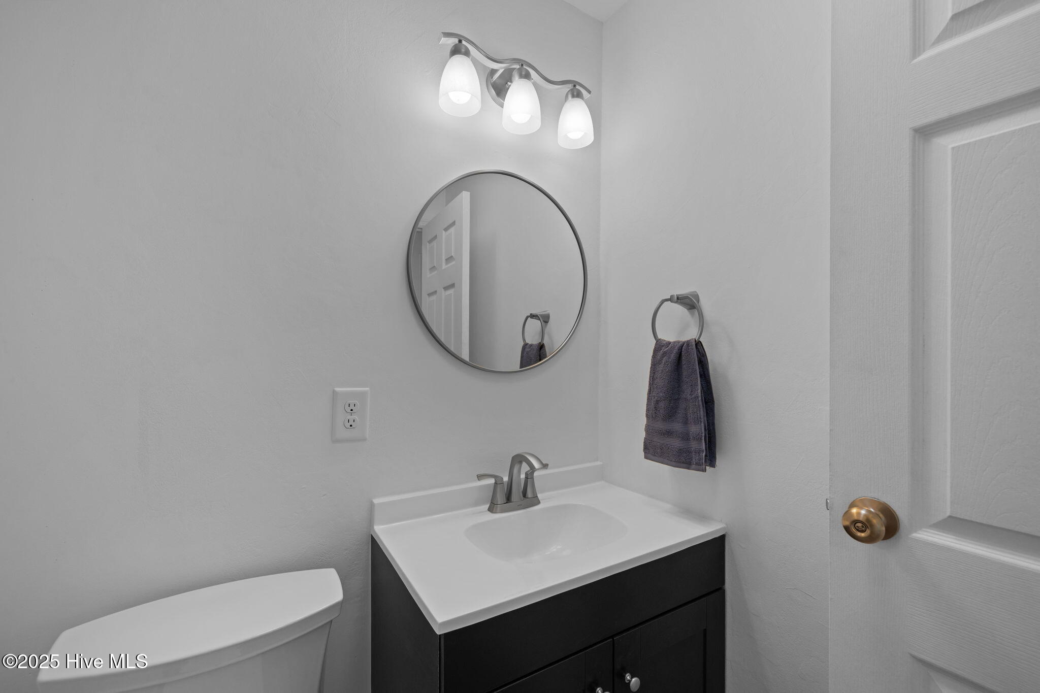 119 Riverside Drive Havelock, NC 28532 - Photo 24 of 41 Guest Bathroom