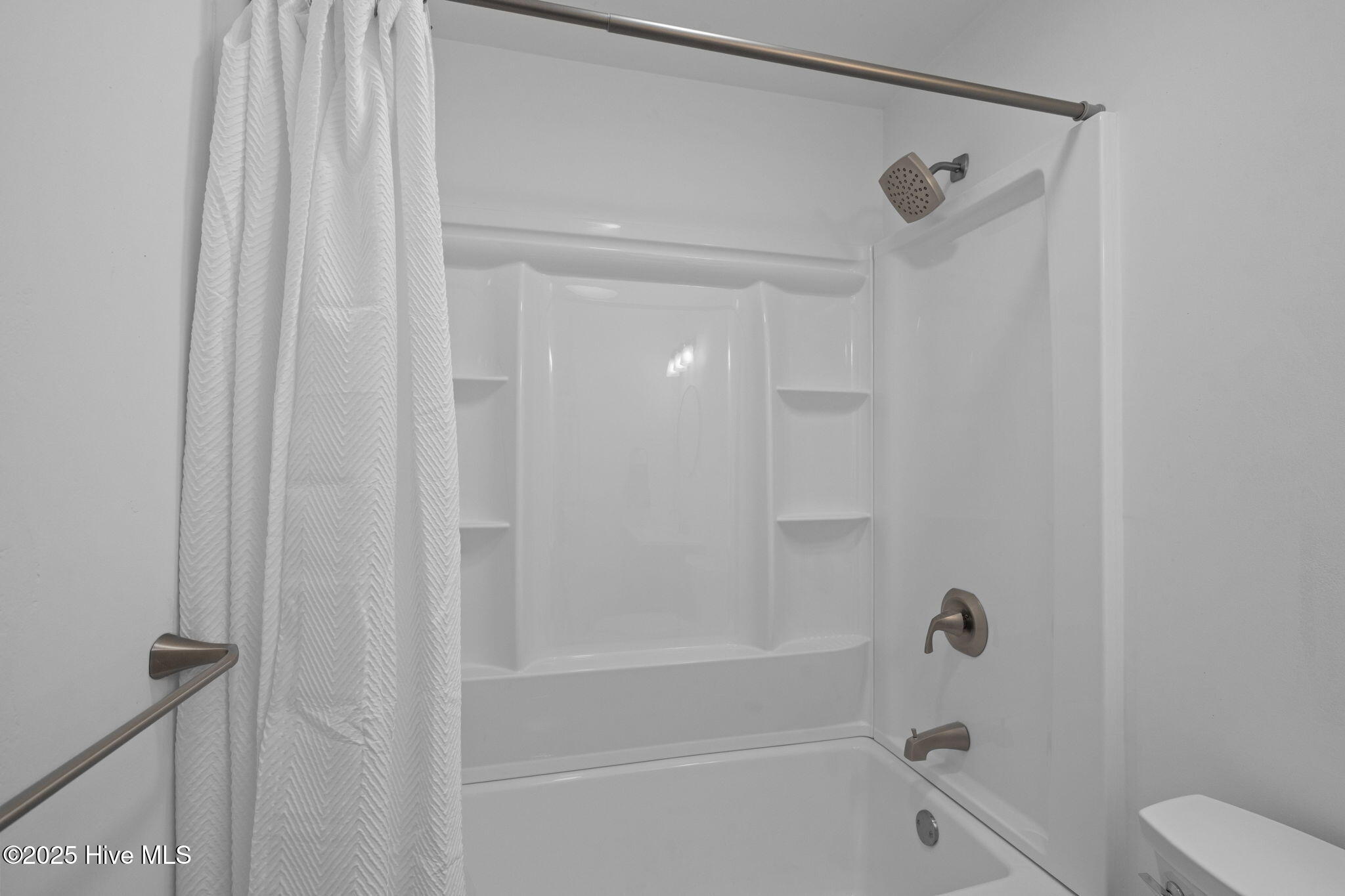 119 Riverside Drive Havelock, NC 28532 - Photo 25 of 41 Guest Bathroom