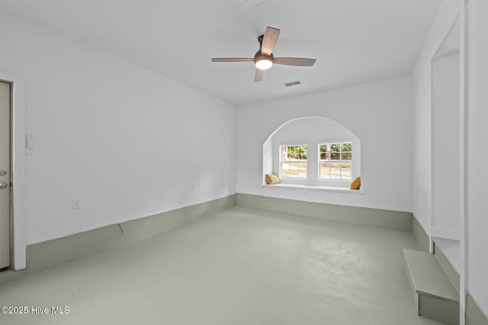 119 Riverside Drive Havelock, NC 28532 - Photo 29 of 41 Family Room