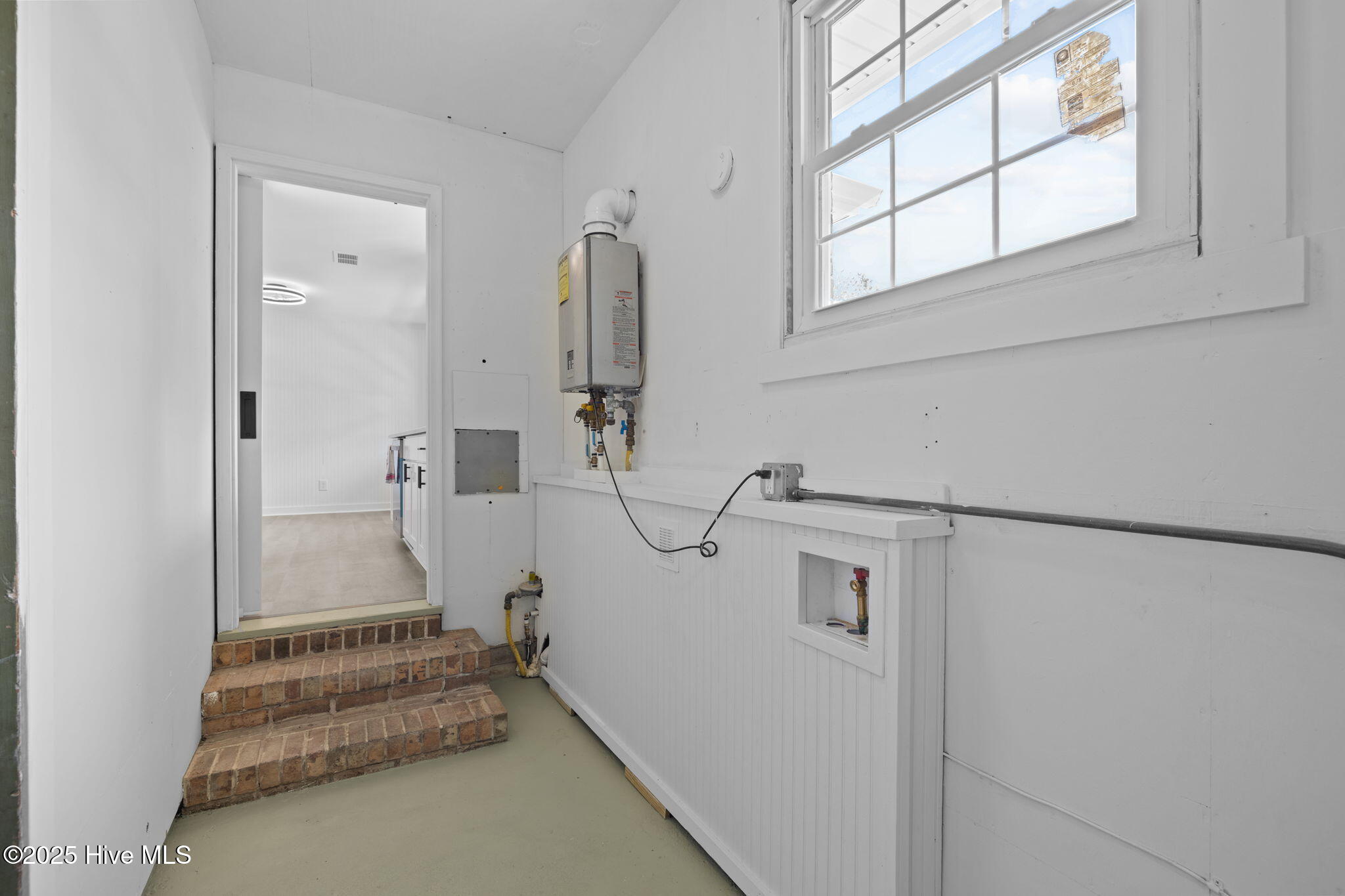 119 Riverside Drive Havelock, NC 28532 - Photo 32 of 41 Laundry Room