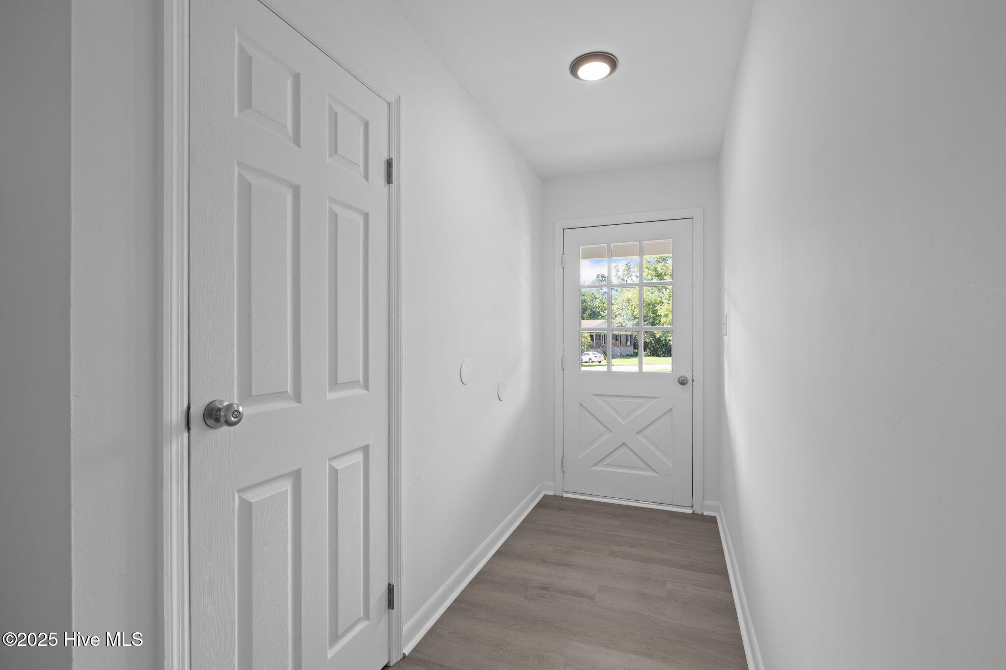 119 Riverside Drive Havelock, NC 28532 - Photo 4 of 41 Entryway