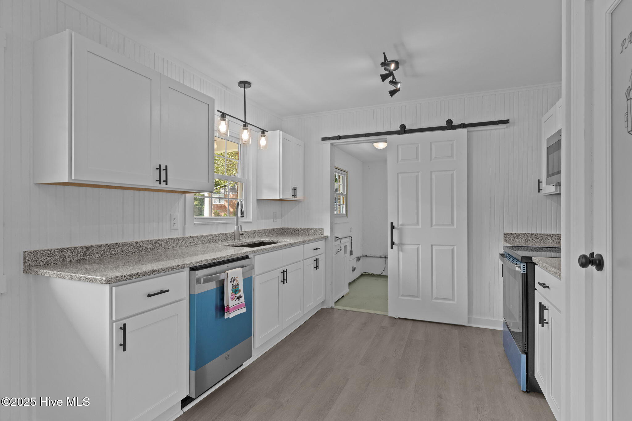 119 Riverside Drive Havelock, NC 28532 - Photo 5 of 41 Kitchen