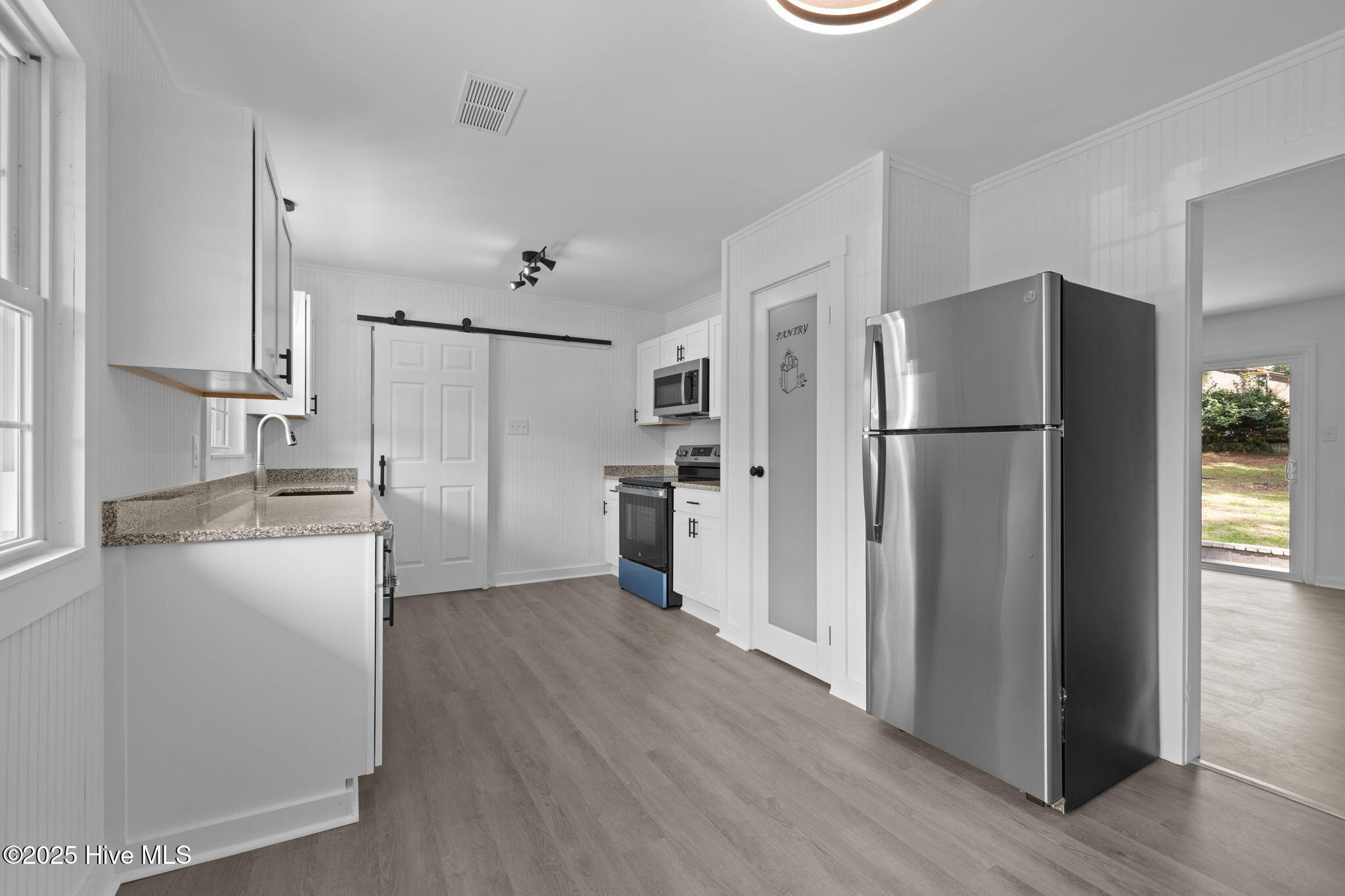 119 Riverside Drive Havelock, NC 28532 - Photo 7 of 41 Kitchen