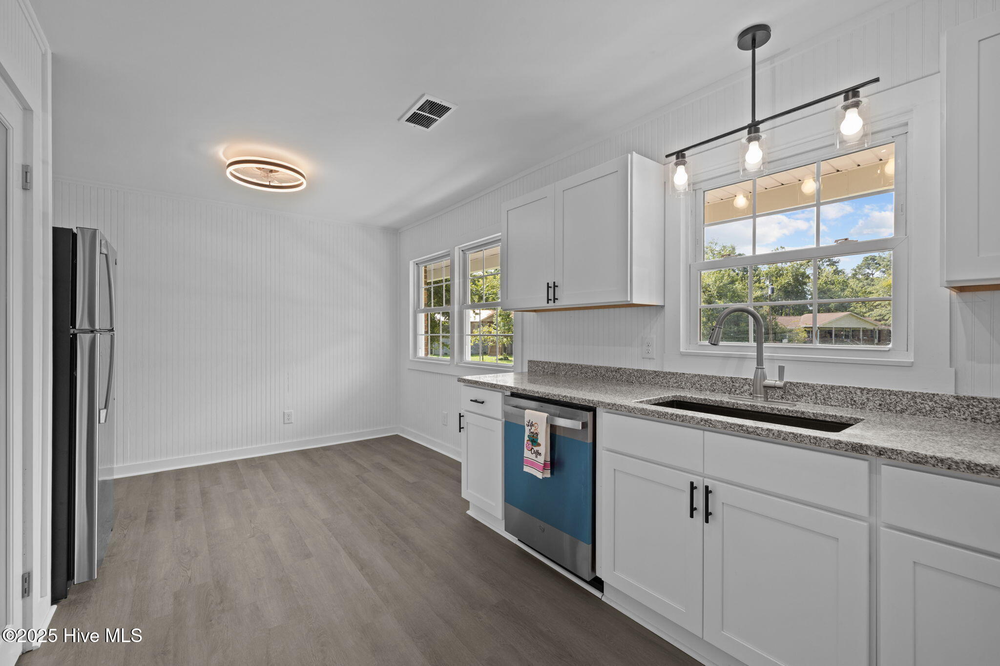 119 Riverside Drive Havelock, NC 28532 - Photo 8 of 41 Kitchen