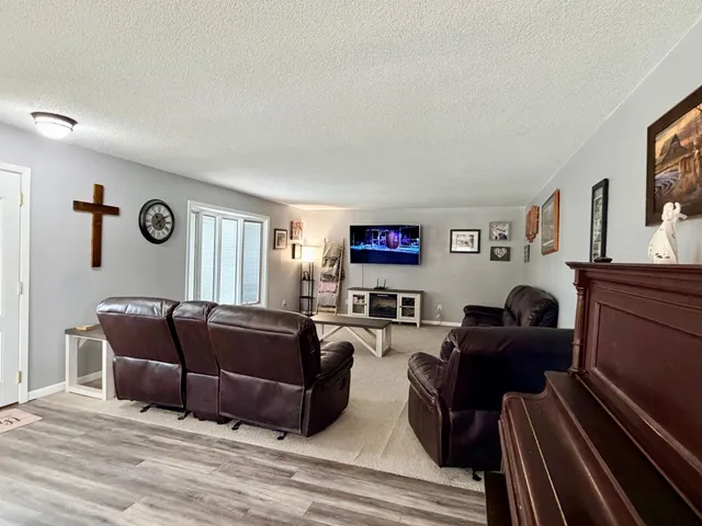 $499,000 | 28308 Oliver Avenue, Worthington, MN 56187