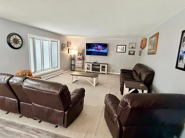 $499,000 | 28308 Oliver Avenue, Worthington, MN 56187