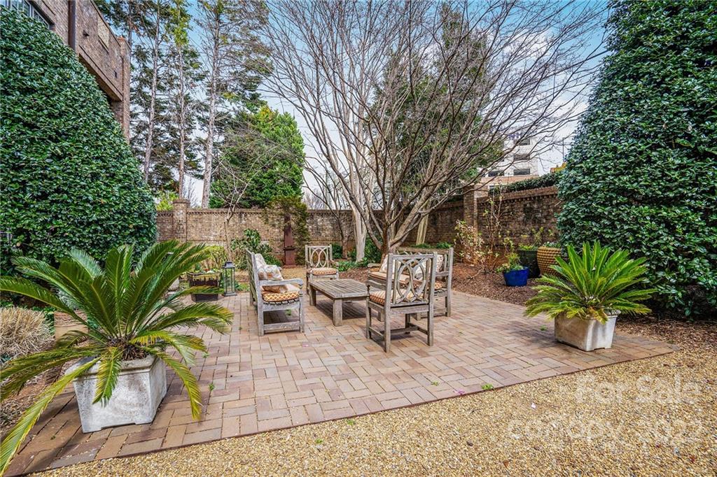 237 Queens Road, Unit 237 Charlotte, NC 28204 - Photo 26 of 29 Gallery Image 26