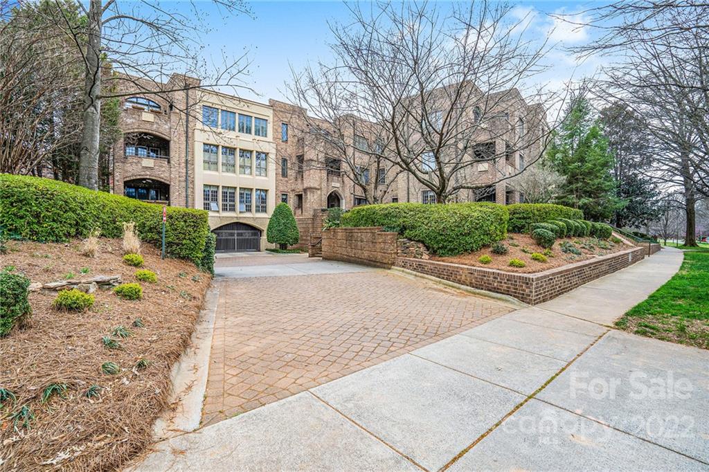 237 Queens Road, Unit 237 Charlotte, NC 28204 - Photo 27 of 29 Gallery Image 27