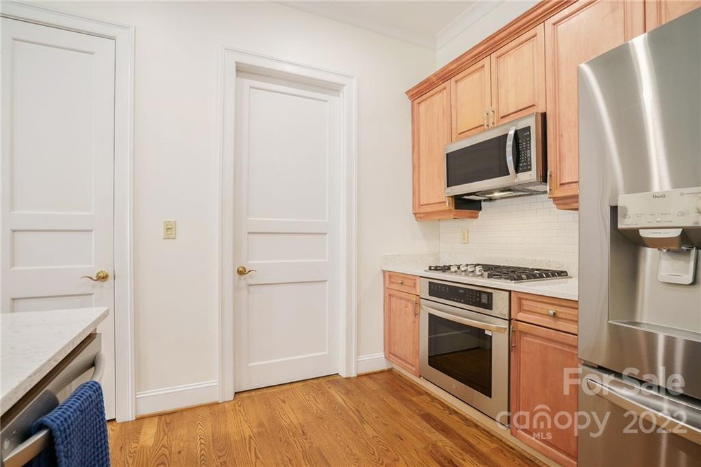 237 Queens Road, Unit 237 Charlotte, NC 28204 - Photo 7 of 29 Gallery Image 7