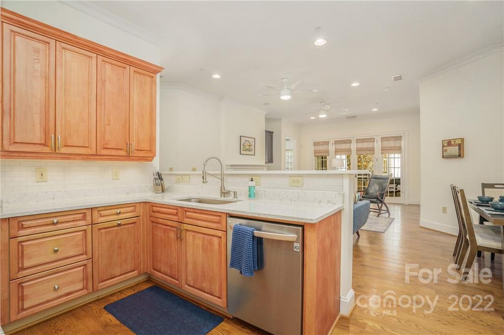237 Queens Road, Unit 237 Charlotte, NC 28204 - Photo 8 of 29 Gallery Image 8
