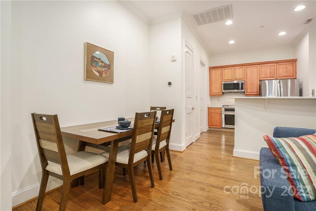 237 Queens Road, Unit 237 Charlotte, NC 28204 - Photo 9 of 29 Gallery Image 9